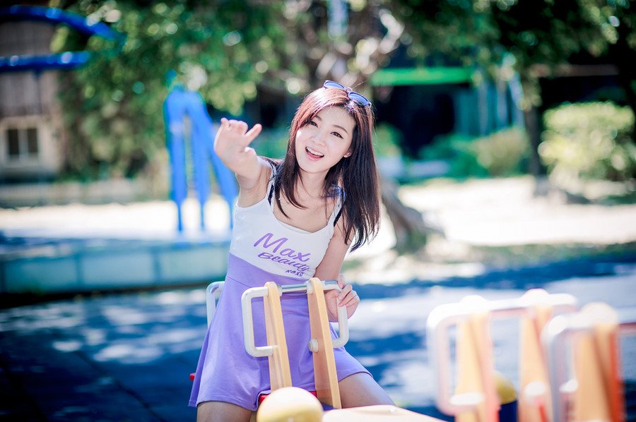 路还很长，难免心酸皱眉，但无论怎样，别松手就好。